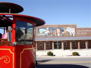 During the 3rd weekend of October, Viva Cuba offers narrated tours of the murals aboard a 1904-style trolley. Here the trolley pauses to hear the story of Bette Davis's visit to Cuba.
