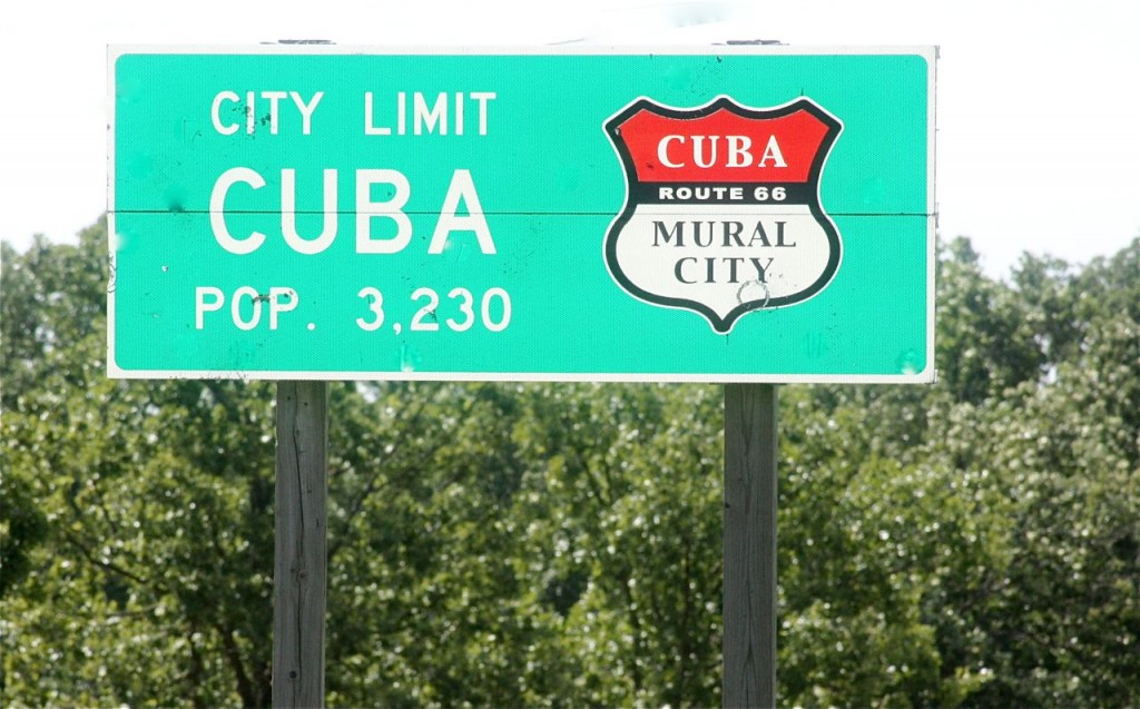 The City Limit sign has the distinctive Mural City logo.