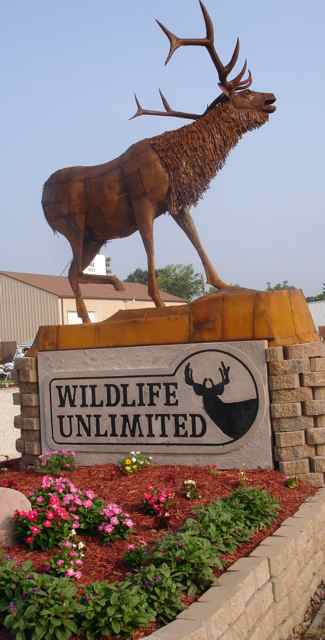 Glen Tutterrow created this elk sculpture to enhance his business sign.