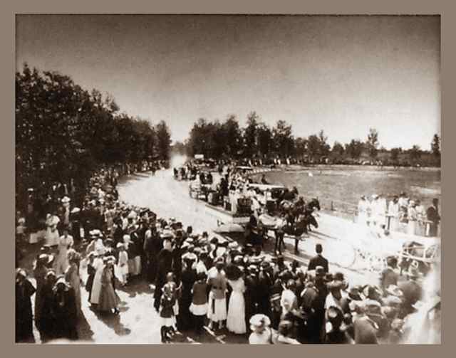 The fair drew crowds even in the 1900s.
