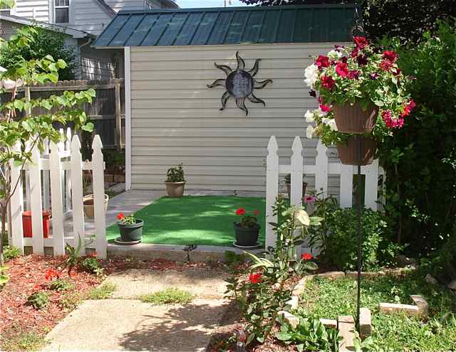 This small shed area was transformed by a new owner into a colorful spot.