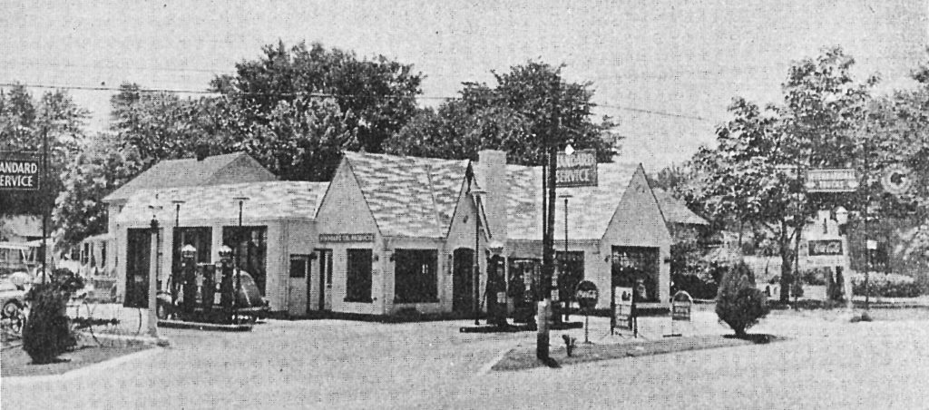 Vintage station on the corner of Rt. 66 and Hwy 19